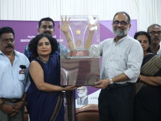 “ജനപ്രിയ സാഹിത്യത്തിന്റെ  മാനങ്ങൾ”